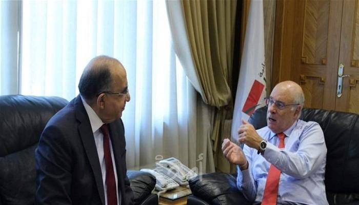 قناة لبنانية: وزير العمل​ طلب رسالة خطية بالهواجس والمطالب من الفلسطينيين