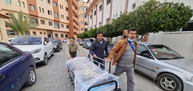 عائلة اللحام تؤكد استشهاد ثلاثة من أبنائها بقذيفة محلية مقابل ساحل خانيونس