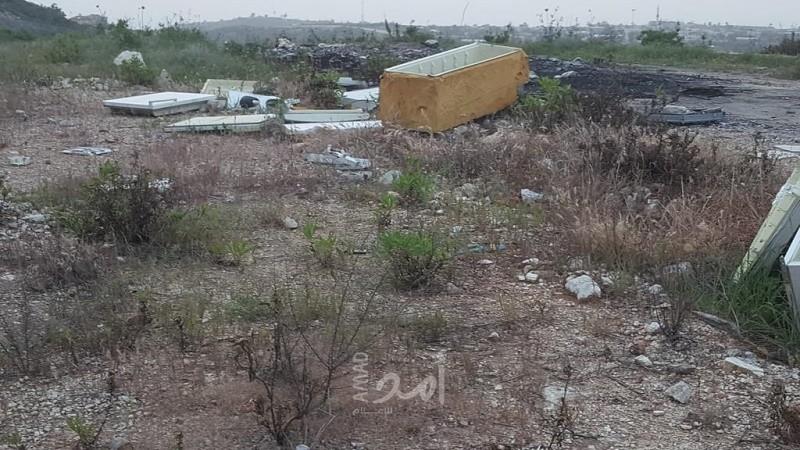 سلطة جودة البيئة تراقب المناطق الغربية المحاذية لجدار الضم في قلقيلية لمنع تهريب النفايات الإسرائيلية
