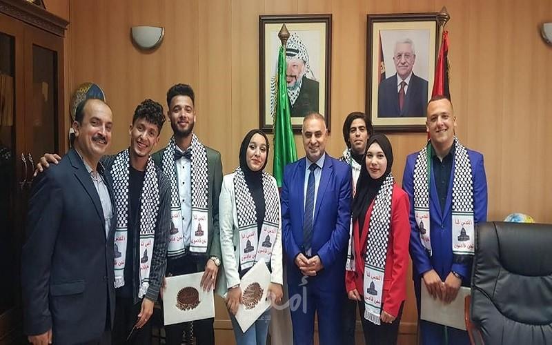 سفارة دولة فلسطين بالجزائر تكرم عدد من الشعراء والروائيين الشباب