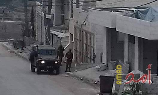 بالصور.. قوات الاحتلال تقتحم منطقة "عصيدة" شمال الخليل