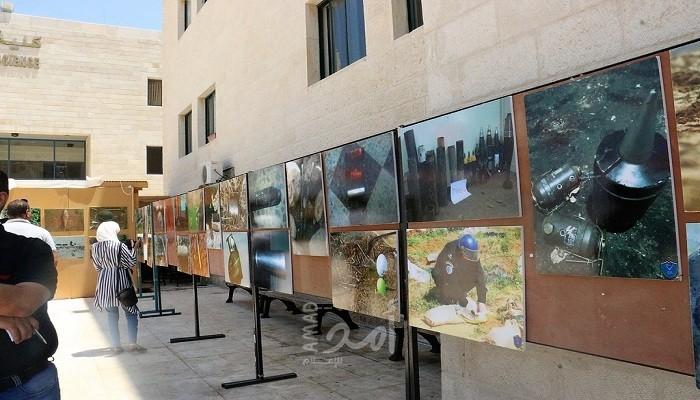 الشرطة تفتتح معرض الأجسام المشبوهة بجامعة النجاح الوطنية في نابلس