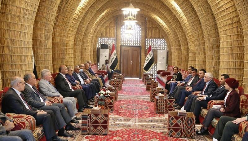 الرئيس العراقي يستقبل وفد الحزب الشيوعي