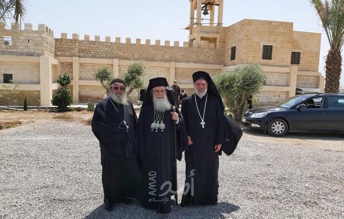 البطريرك ثيوفيلوس الثالث يترأس قدّاساً على الأراضي التي استعادها من إسرائيل بالأغوار