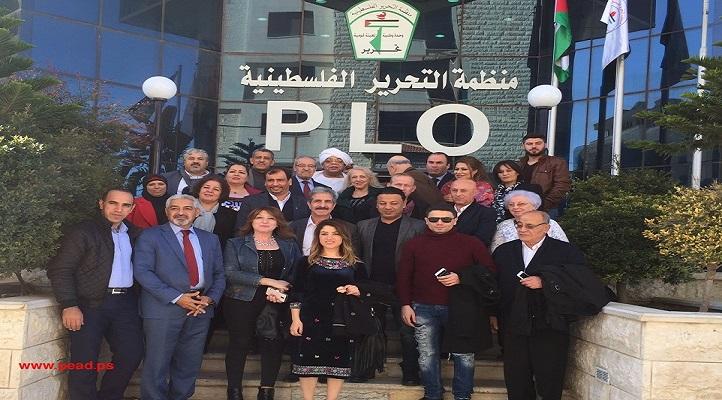 تيسير خالد يستقبل المشاركين في احتفال مؤسسة سيدة الارض لتكريم شخصية العام