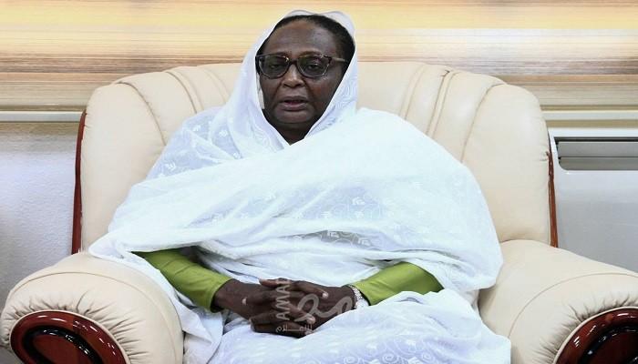 أسماء عبدالله ... أول امرأة تتسلم وزارة الخارجية في السودان