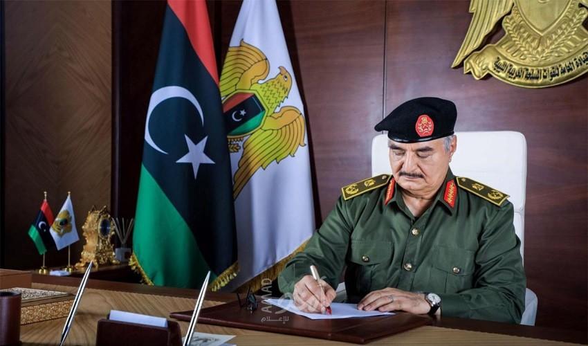 ليبيا.. حفتر يلتقي مدعي "الجنائية الدولية" في بنغازي