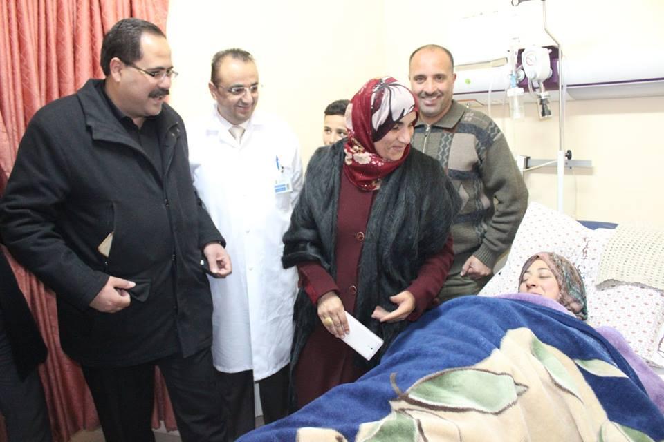 صيدم يطمئن على سلامة المعلمات اللاتي أصبن في حادث سير جنوب الخليل