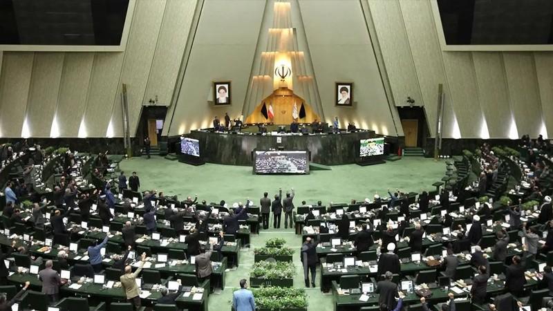 رغم احتجاجات برلمانية.. وزير مخابرات رئيسي هو مسؤول الأمن في مكتب خامنئي