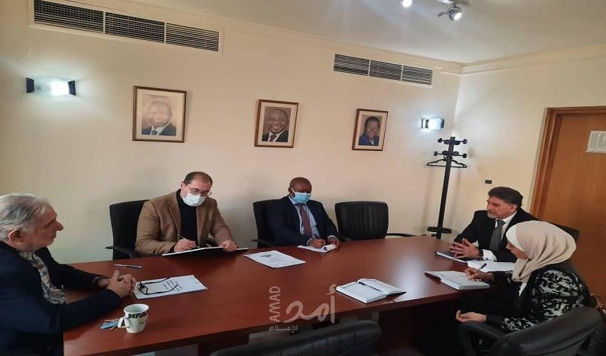 السفير عبد الهادي يلتقي سفيري جنوب أفريقيا والباكستان بدمشق ويؤكد أن إسرائيل هي العقبة أمام عملية السلام