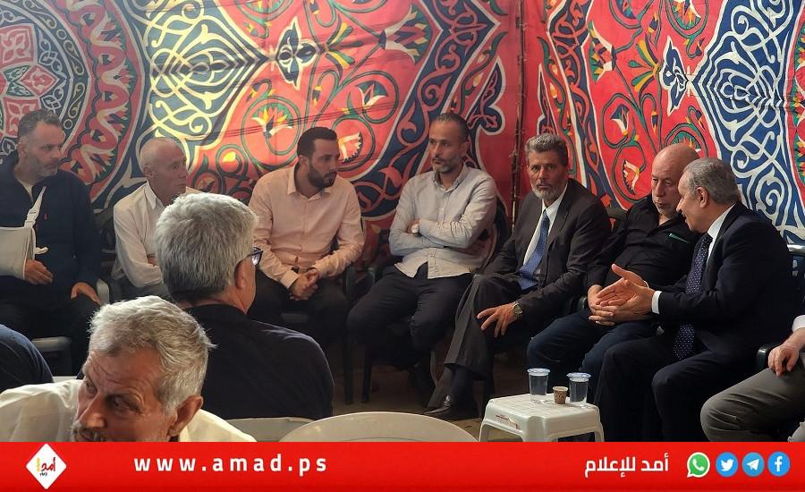 اشتية يقدم واجب العزاء بالشهيد الطفل محمد التميمي