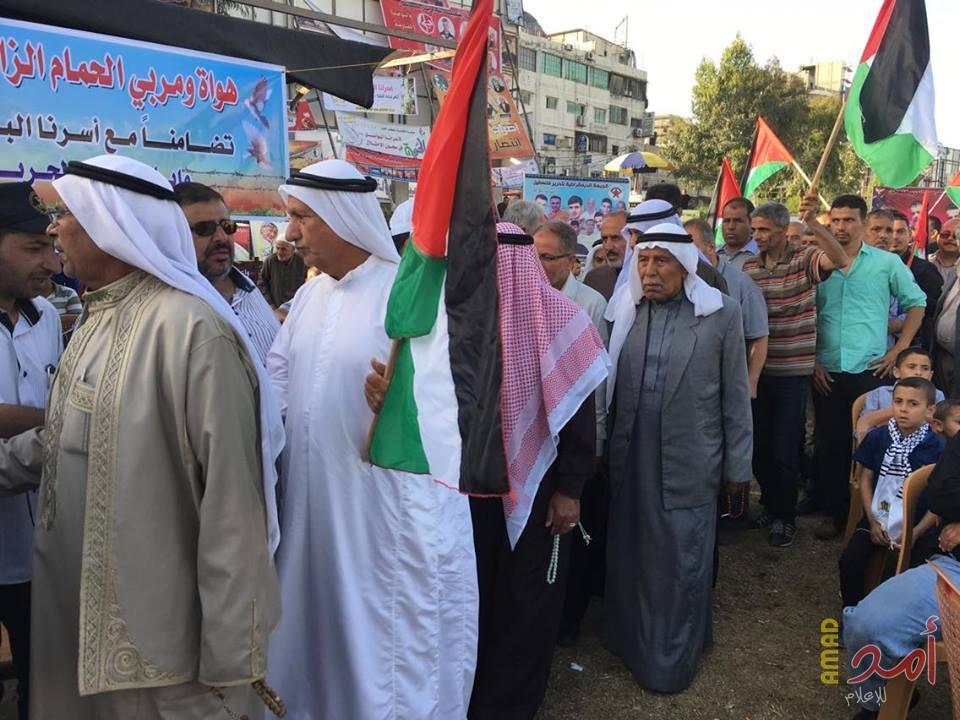عائلة أبو دقة في فلسطين والشتات تعبر عن وقوفها مع الأسرى في اضرابهم