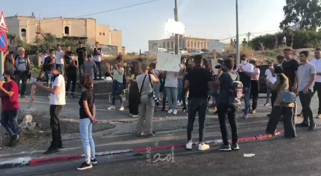 أهالي الشيخ جراح يحتجون ضد قرار قوات الاحتلال بالاستيلاء على 6 دونمات