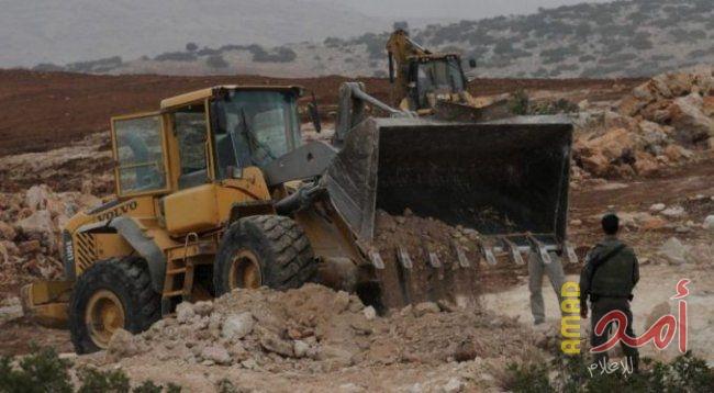 آليات الاحتلال تجرّف أرضاً فلسطينية شرق القدس