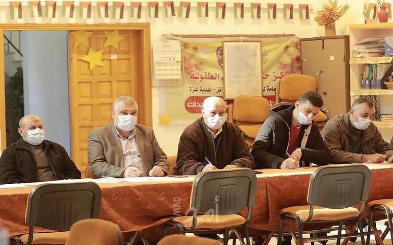 بلدية غزة تناقش مقترح مشروع تطوير البنية التحتية في معسكر الشاطئ