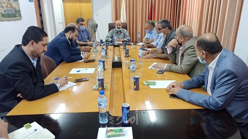 غزة: الاقتصاد تبحث سبل تسهيل عمليات التسجيل للحصول على تصاريح التنقل
