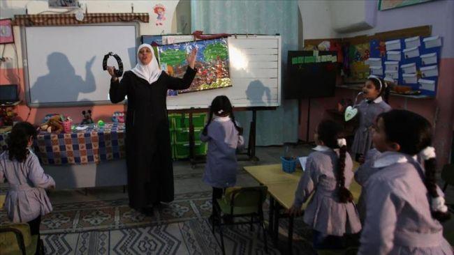 الفلسطينية "فداء".. تنافس على لقب "أفضل معلم في العالم"