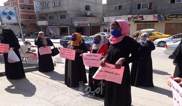 اعتصام أمام مقرات "الأونروا" بخانيونس رفضاً للآلية الجديدة لتوزيع المساعدات الغذائية