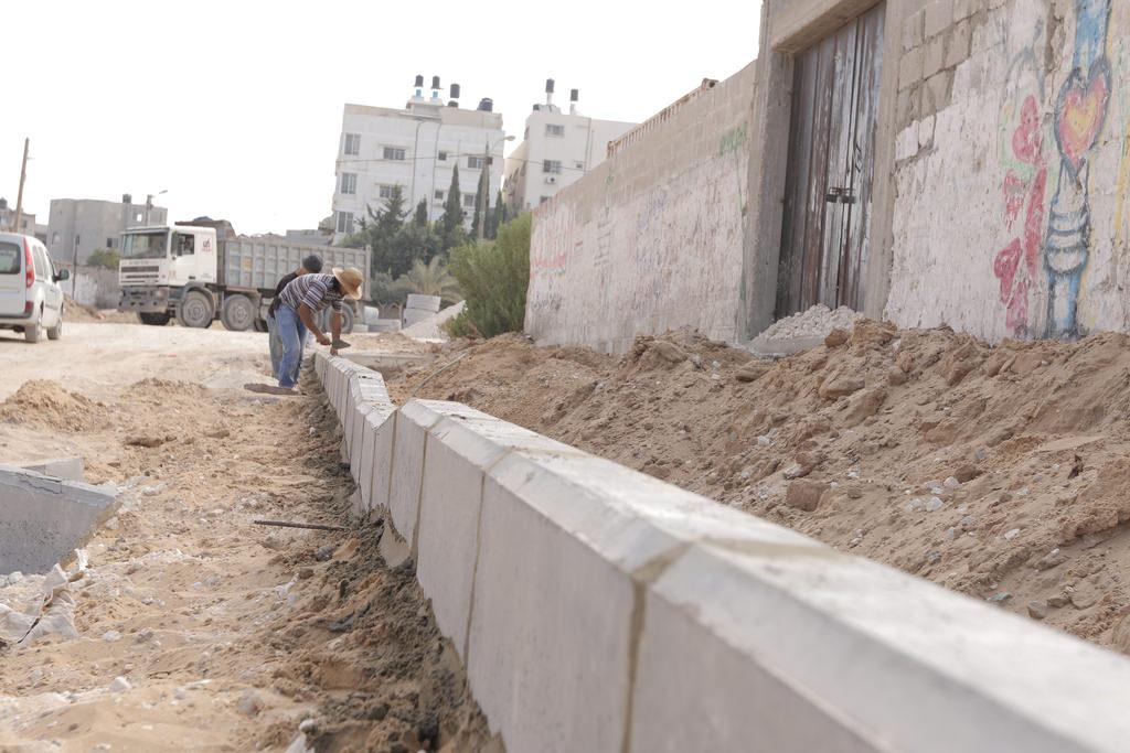 بلدية غزة تشرع بتطوير المنطقة المحاذية لشارع أمين الحسيني بحي النصر