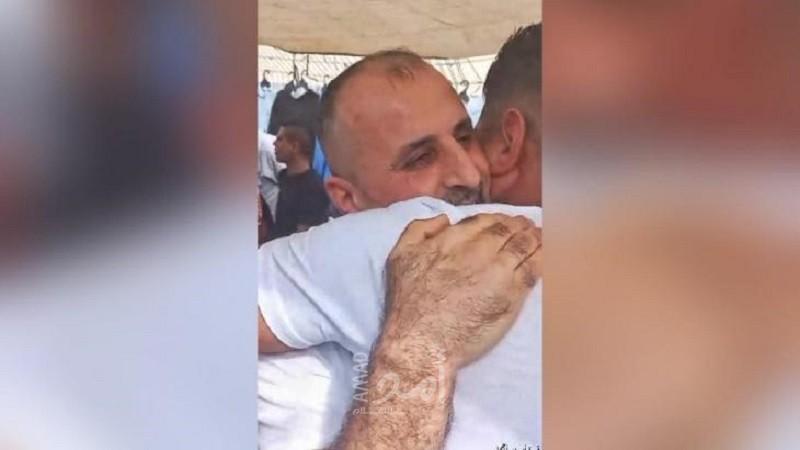بعد اعتقال دام 20 عامًا .. الأسير عايد عبد الرحيم خليل يتنسّم الحرية