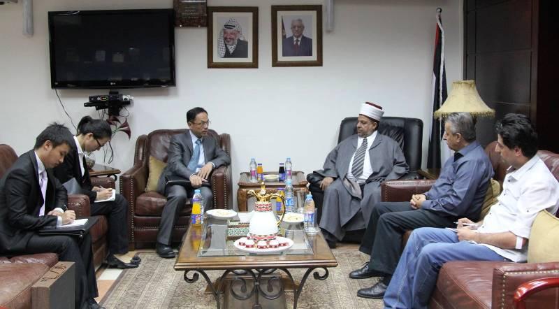 ادعيس يلتقي سفير الصين الشعبية ويبحثان أوجه التعاون المشترك