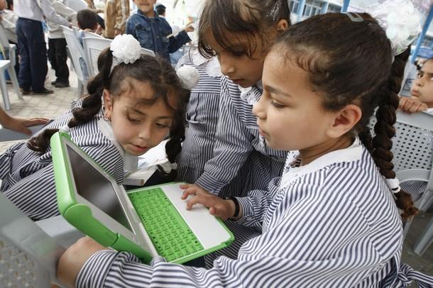 مدير عمليات "الأونروا": ملتزمون بتقديم أفضل نوعية من التعليم