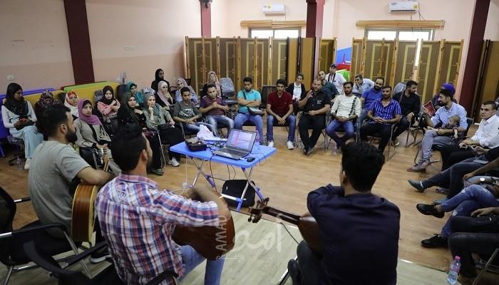 مبدعون يستثمرون أدواتهم الابداعية في تسليط الضوء على قضية الحصار و أثرها على الشباب