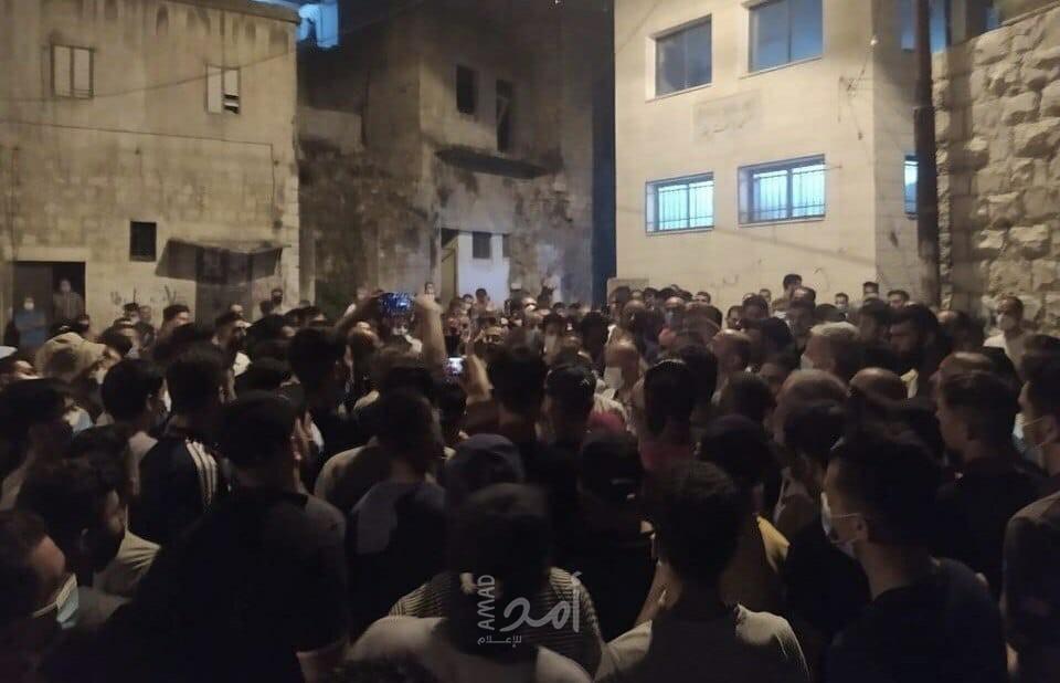 فيديو - إطلاق نار كثيف بمدينة نابلس بعد مقتل عماد دويكات