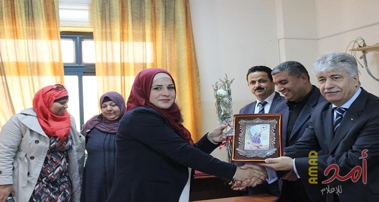 مجدلاني يكرم عضوات وناشطات كتلة نضال المرأة  من فروع الضفة الغربية