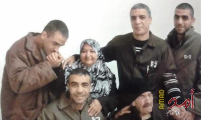 سلطات الاحتلال تسلّم  خنساء فلسطين "أم ناصر" قراراً بهدم منزلها برام الله
