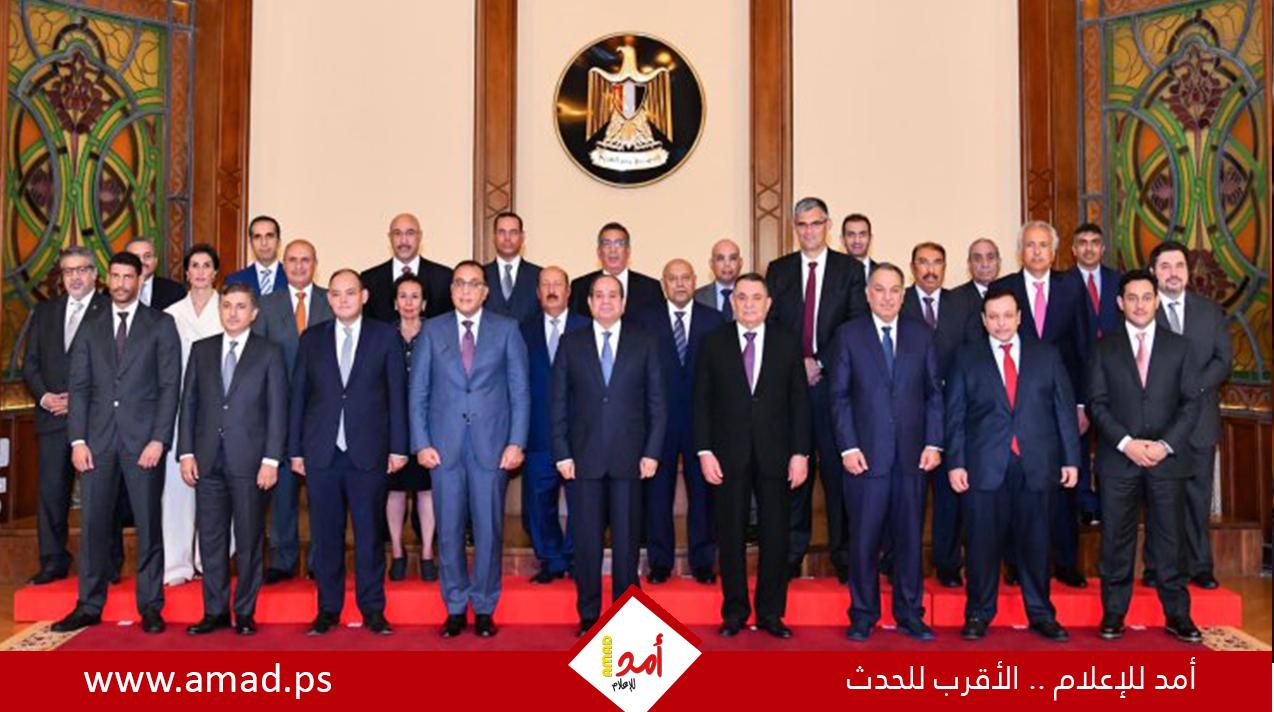 السيسي: مصر تتطلع لتطوير التعاون الاقتصادي مع رجال الأعمال بالكويت