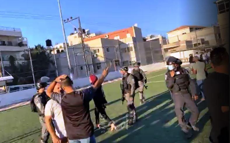 قوات الاحتلال تقتحم حفلا لتكريم طلبة الثانوية العامة في العيسوية - فيديو