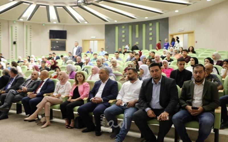 "الاتصالات" و"اللجنة الوطنية للتربية والثقافة" تختتمان مشروع "برمج من أجل القدس"