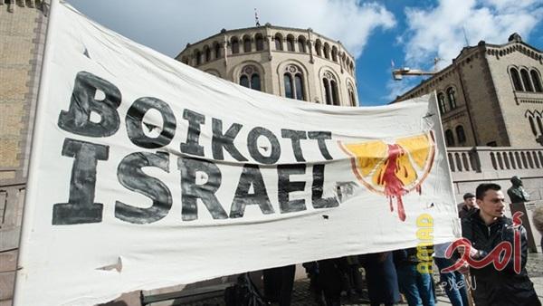 سلطات الاحتلال تحظر دخول مدافعين عن حقوق الإنسان وعارضة أزياء فلسطين لتأييديهم "BDS"