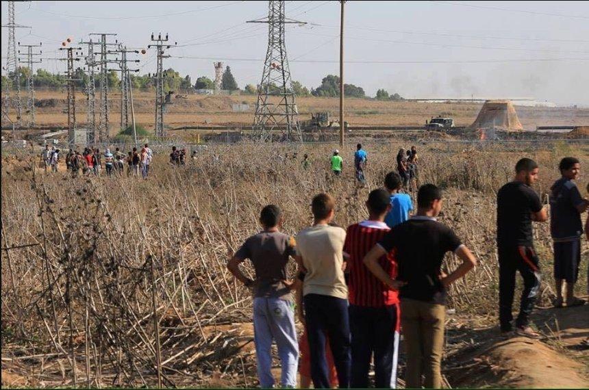 محدث: عشرات الإصابات برصاص جيش الاحتلال على معبر بيت حانون شمال قطاع غزة
