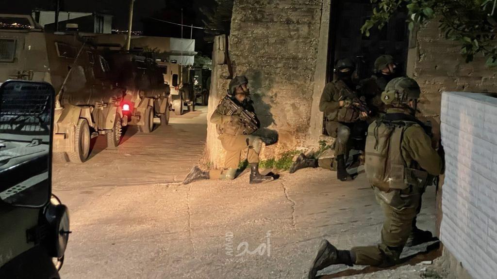 قوات الاحتلال تعتدي على مواطنين في سلوان