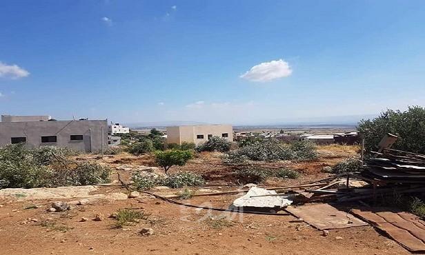 جيش الاحتلال يجرّف أراضي زراعية شمال سلفيت