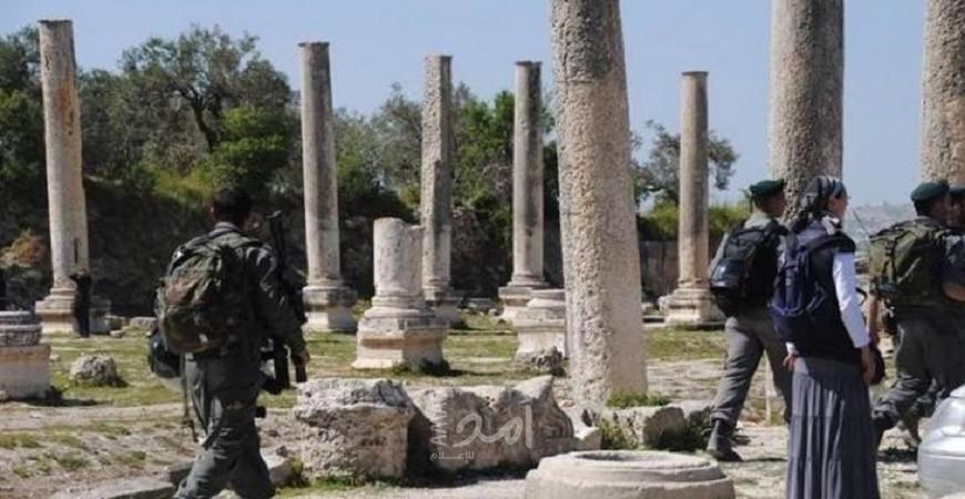 مستوطنون يقتحمون الموقع الأثري في سبسطية