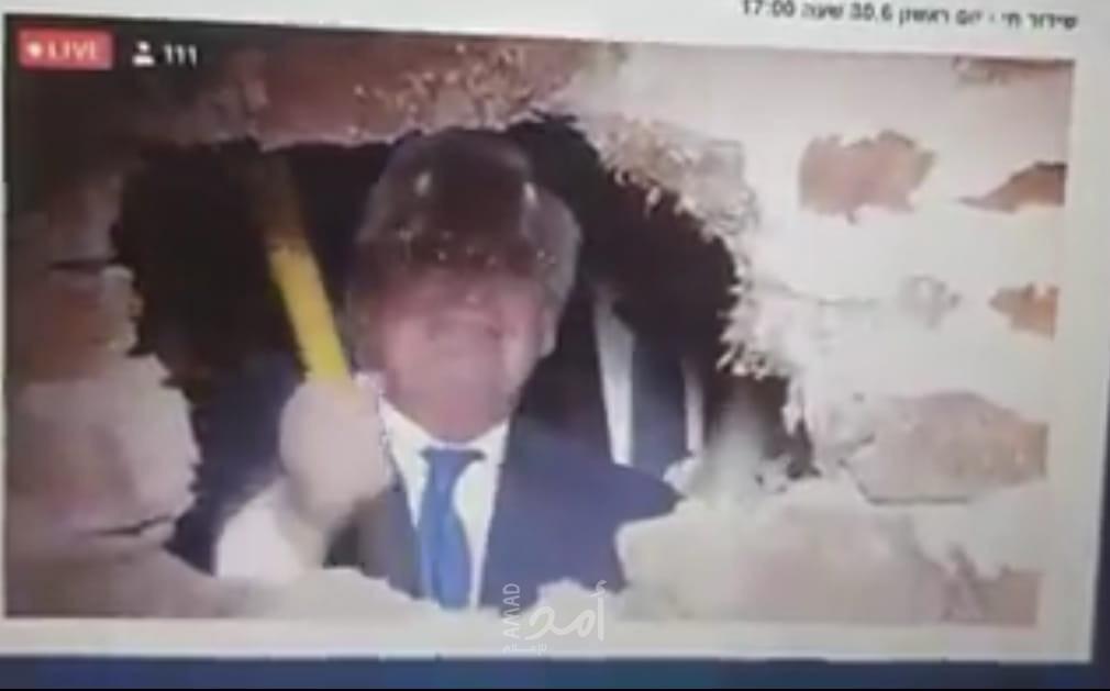 صحفي إسرائيلي: تلويح أمريكا بمطرقة فريدمان في وجه الفلسطينيين سبب كبير للقلق!