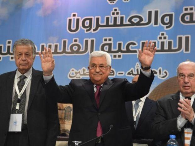عباس: رواتب إخواننا الموظفين في غزة ستصرف غداً وتأخرها جاء لأسباب فنية