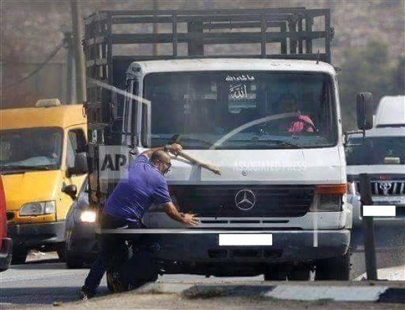 الادعاء الإسرائيلي يسقط  تهمة "القتل العمد" عن المواطن الذي دهس مستوطنا في الخليل