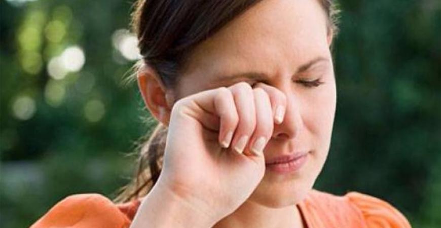 أعراض انفصال شبكية العين