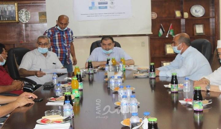 ‏بلدية قلقيلية تبحث مع لجان الأحياء مشروع تأهيل شبكة الصرف الصحي‏