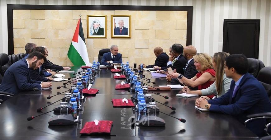 أشتية يدعو الكونغرس للضغط على إدارة ترامب للتراجع عن الخطوات الأحادية بحق الفلسطينيين