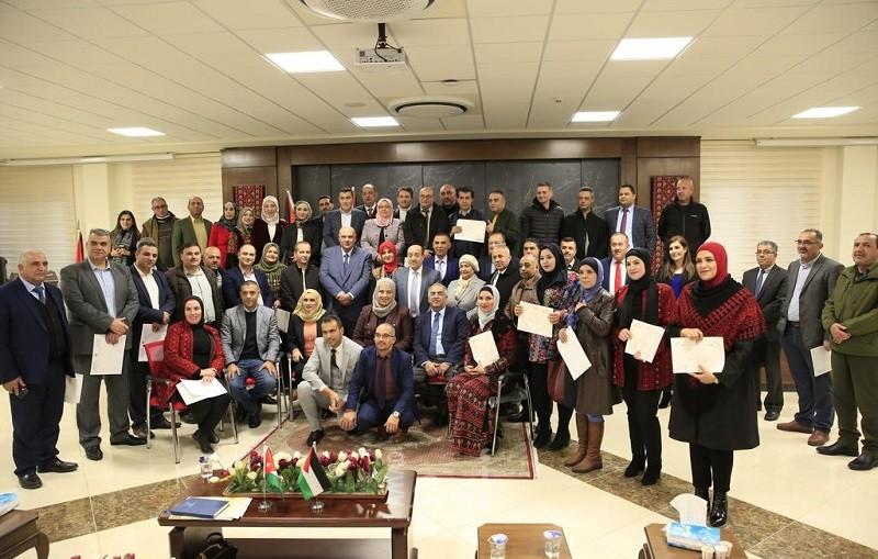 المدرسة الوطنية للإدارة تخرج (35) مديراً عاماً و40 "C" من برنامج التدريب المستمر