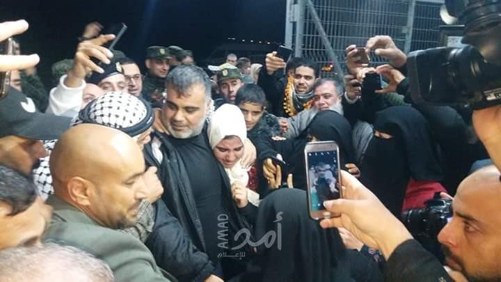 بعد اعتقال دام 17 عاماً.. سلطات الاحتلال تفرج عن الأسير "علاء أبو جزر" من غزة