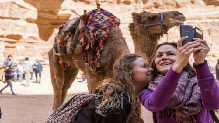 تراجع حاد لعائدات السياحة في الأردن