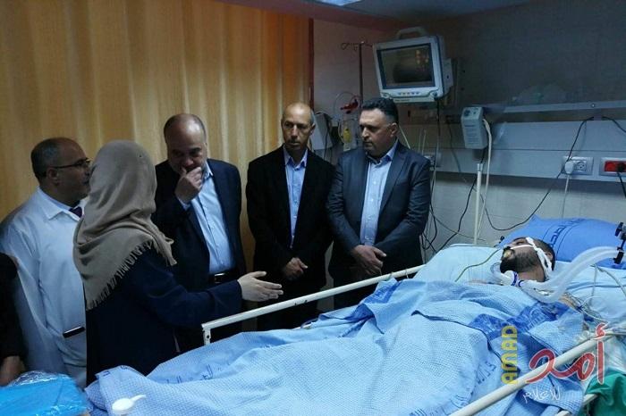 الصحة: حالة الصحفي أبو حسين "مستقرة" لكنه لم يخرج من مرحلة الخطر