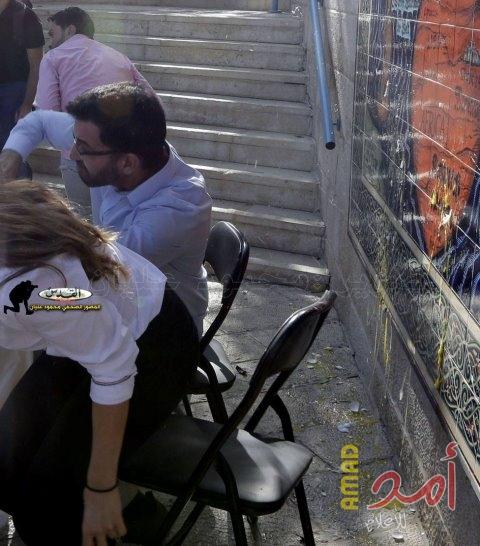 بعد إعلان ترشحهم لبلدية الاحتلال في القدس .. فلسطينيون يرشقون المرشحون بالبيض