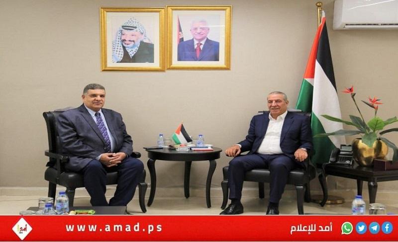 الشيخ يلتقي الصحفي المصري البارز "أشرف أبو الهول"- صور